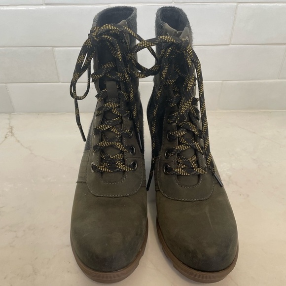 Sorel Lexie Wedge Boot Women’s 8.5 Green Plaid Alpine Tundra Winter Waterproof - Picture 2 of 9